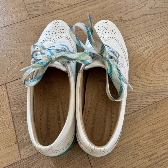 Ecco 'Tour' Hybrid Wingtip Golf Shoe White Size 39 - Picture 3 of 6